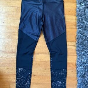 ZYIA Black High Waist Light n Tight 7/8 Leggings - size 6-8